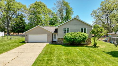 475 Greenbriar Pl, Jonesville, MI, 49250-9407 | Card Image