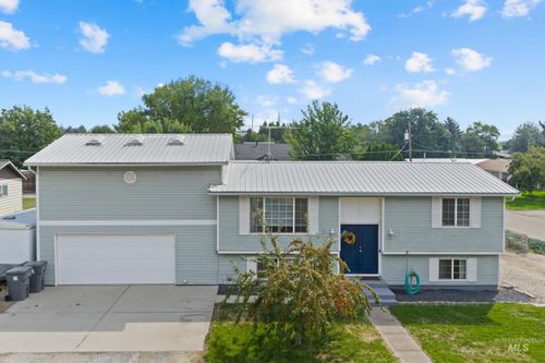 1104 N B St, Parma, ID, 83660-5573 | Card Image