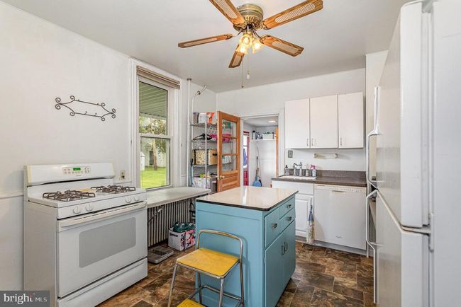 104 Miller Ln, Home with 3 bedrooms, 2 bathrooms and null parking in HARRISBURG PA | Image 9