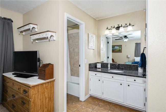 923 N Hull St, House other with 3 bedrooms, 2 bathrooms and null parking in Caldwell TX | Image 14