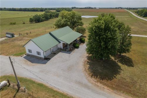 674 N Highway V, Lamar, MO, 64759-8170 | Card Image