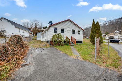 121 Golden Rd, Richlands, VA, 24641-2078 | Card Image