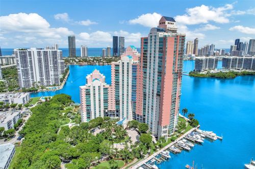 815-3370 Hidden Bay Dr, Aventura, FL, 33180 | Card Image