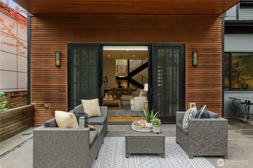 7002 93rd Ave Se, Mercer Island, WA, 98040-5440 | Card Image
