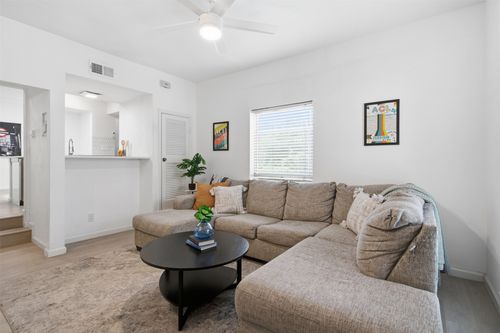 739 E Oltorf St, Austin, TX, 78704-5646 | Card Image