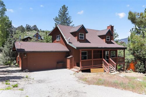 2005 Zermatt Dr, PINE MOUNTAIN CLUB, CA, 93222-4051 | Card Image