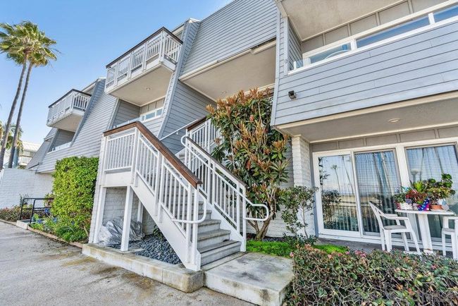 34 Montego Ct, Condo with 2 bedrooms, 3 bathrooms and 2 parking in Coronado CA | Image 4