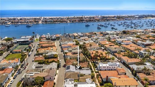 203 Via Ravenna, Newport Beach, CA, 92663-5508 | Card Image