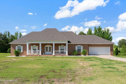 361 Cherry Bark Ln, Courtland, MS, 38620-9019 | Card Image