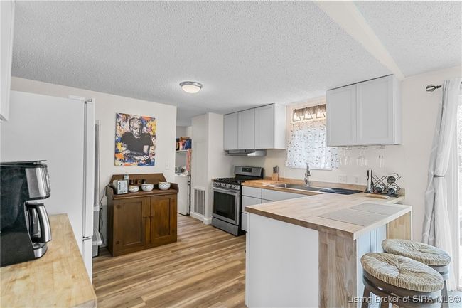 11945 N Jefferson Rd, Home with 3 bedrooms, 2 bathrooms and null parking in Madison IN | Image 5