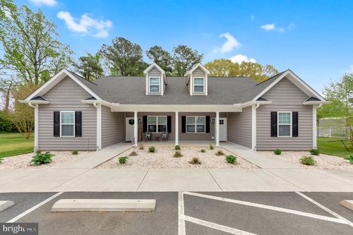 124 Gordon Ln, Warsaw, VA, 22572-4234 | Card Image