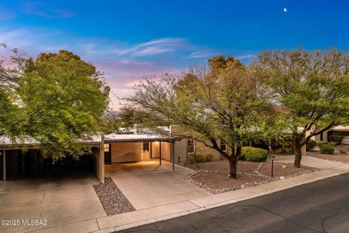 8133 E Renaud Ln, Tucson, AZ, 85710-8521 | Card Image