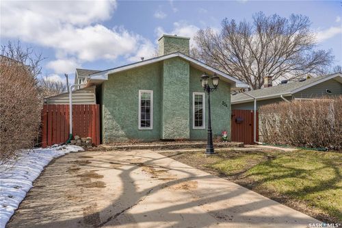334 Robinson St, Regina, SK, S4R3R2 | Card Image