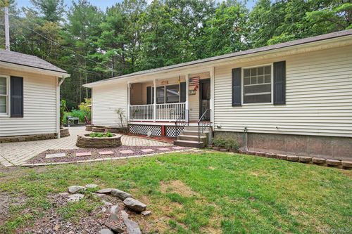 12 Summit Dr, Barryville, NY, 12719 | Card Image