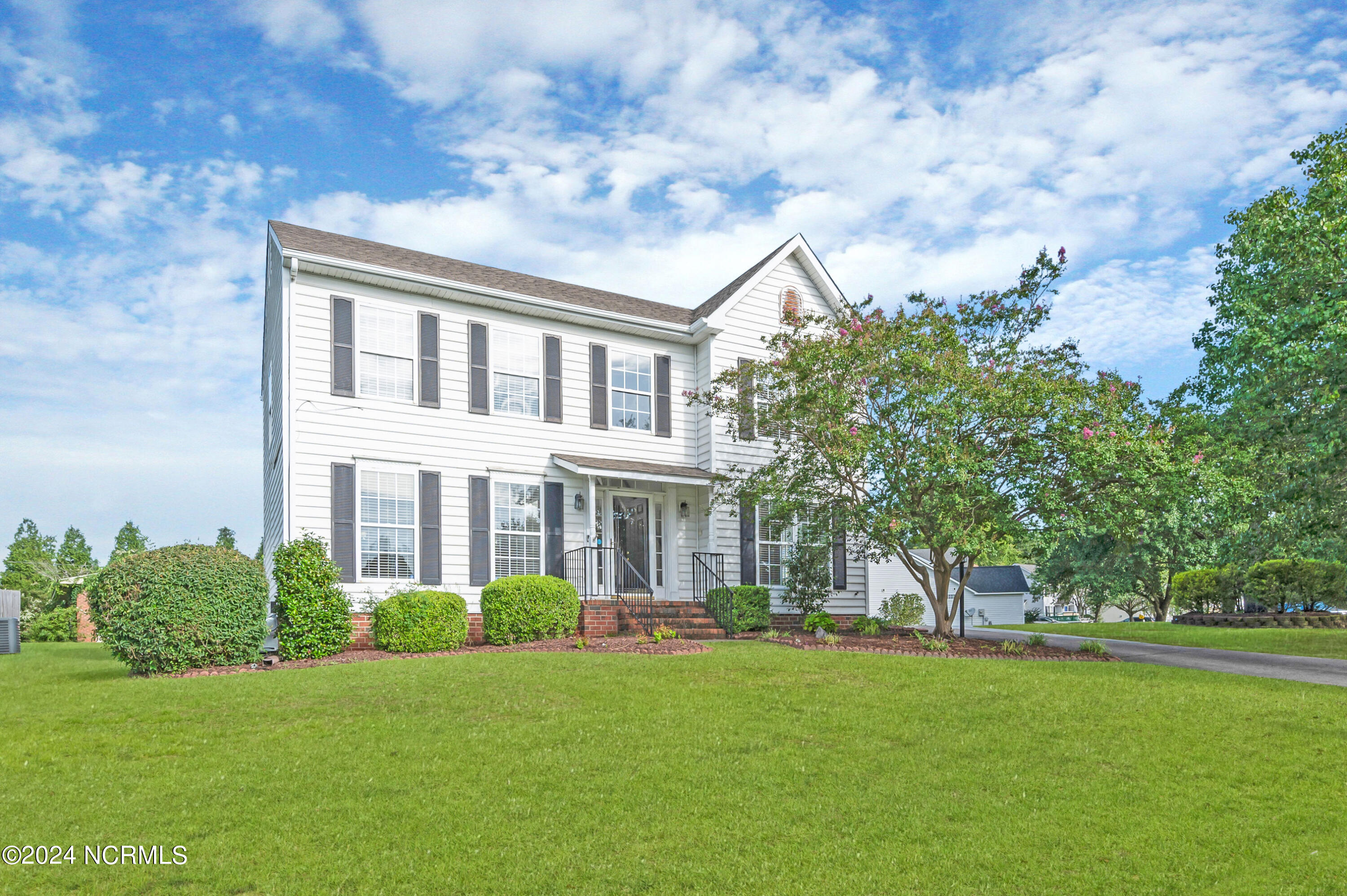 Old Courthouse Dr, Greenville, NC 27858