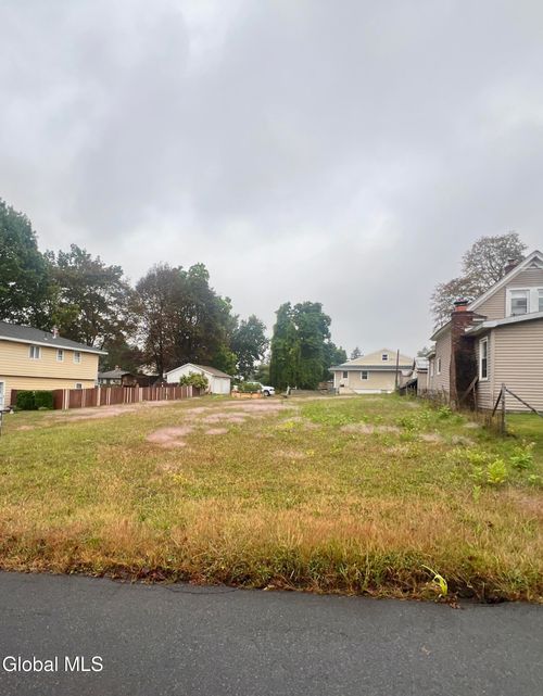 2 Torrington Ave, Schenectady, NY, 12306 | Card Image