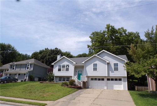 2204 S 19th Ter, Leavenworth, KS, 66048-6521 | Card Image