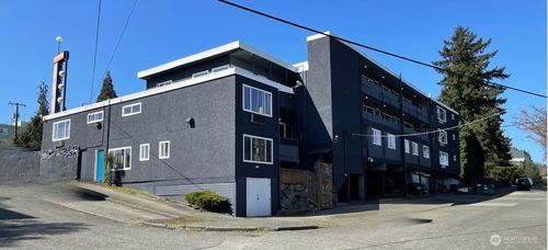 4450 Green Lake Way N, Seattle, WA, 98103-7365 | Card Image