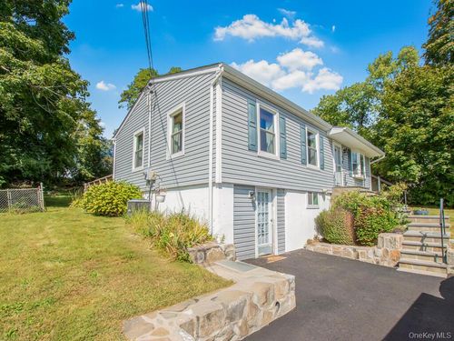 45 Fairfax Rd, Fishkill, NY, 12524-1456 | Card Image