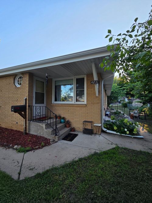 4229 Unity Ave N, Robbinsdale, MN, 55422-1228 | Card Image