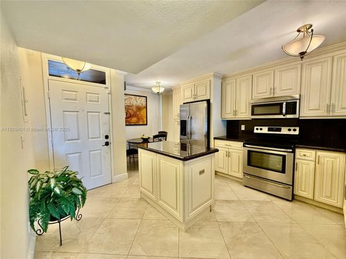 104-6404 Coral Lake Dr, Margate, FL, 33063-5865 | Card Image