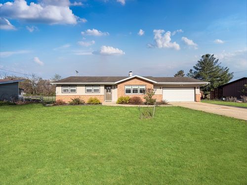 527 Timber Hills Dr, Freeport, IL, 61032-8952 | Card Image