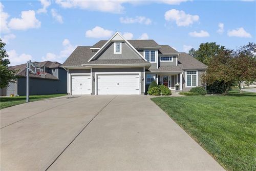 17736 S Roundtree Dr, Olathe, KS, 66062-8213 | Card Image
