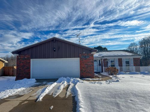 585 Cedar Ln, Batesville, IN, 47006-1307 | Card Image