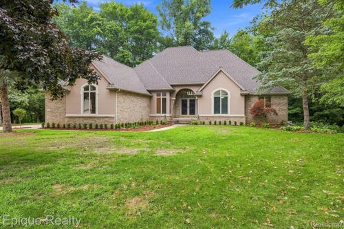3040 Oak Moss Ct, Fort Gratiot, MI, 48059-3865 | Card Image