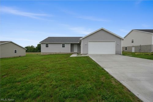 10952 Madlyn St Ne, Bolivar, OH, 44612-8219 | Card Image