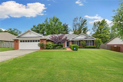 2751 E Meandering Way, Fayetteville, AR, 72701-2784 | Card Image