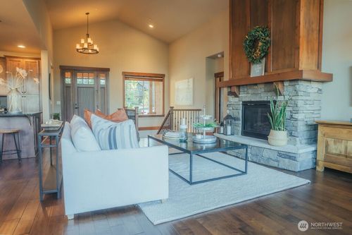 331 Black Nugget Ln, Cle Elum, WA, 98922-3247 | Card Image