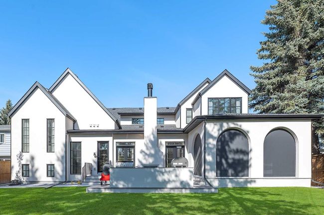 6918 Legare Dr Sw, House other with 4 bedrooms, 7 bathrooms and 3 parking in Calgary AB | Image 45