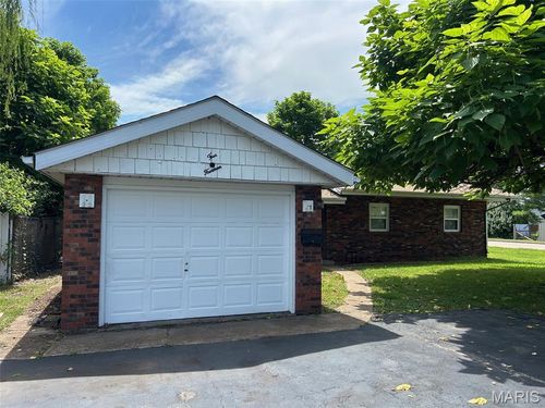 414 Cooper Dr, Cahokia, IL, 62206-1917 | Card Image