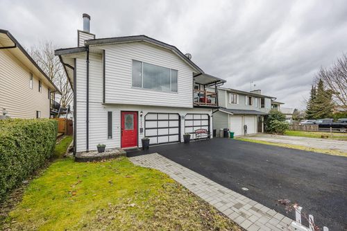 20492 Thorne Ave, Maple Ridge, BC, V2X8T8 | Card Image