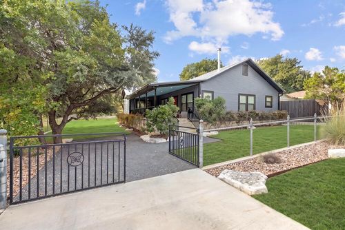 127 Mariposa Dr, Fredericksburg, TX, 78624 | Card Image