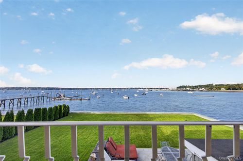 11 Sintsink Dr W, Port Washington, NY, 11050-2015 | Card Image