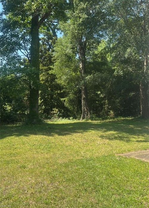 987 Winward Rd, Norfolk, VA, 23513-3241 | Card Image