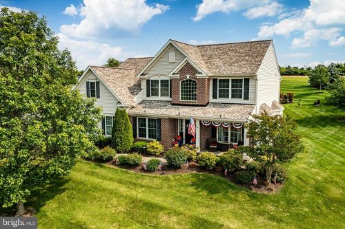 100 Clover Hill Ln, Spring City, PA, 19475-2313 | Card Image