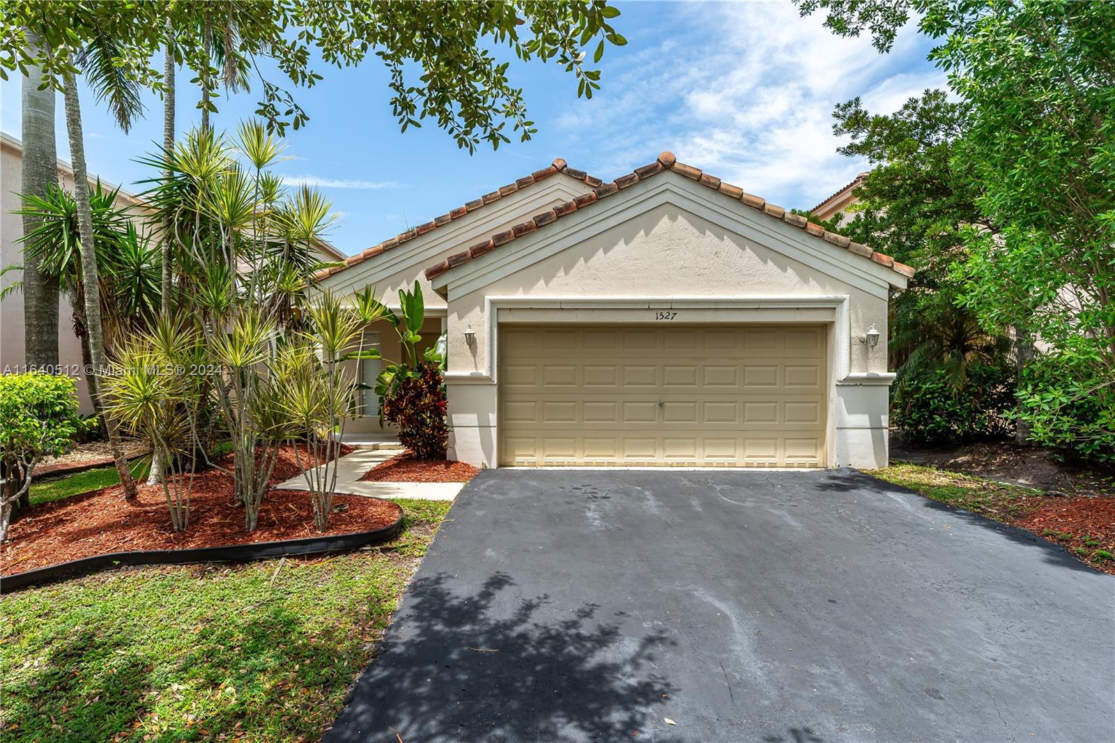 Canary Island Dr, Weston, FL 33327
