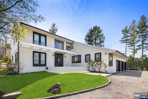 1 Hemlock Dr, Cresskill, NJ, 07626-1734 | Card Image