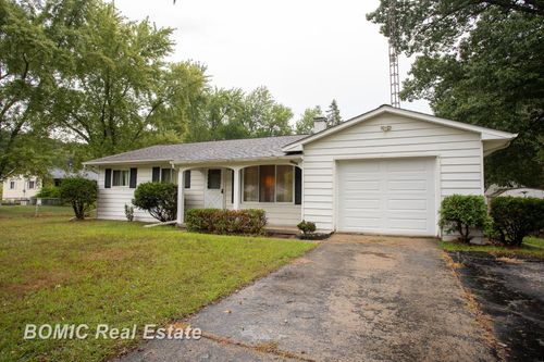 11220 Langdon Dr, Clio, MI, 48420-1565 | Card Image