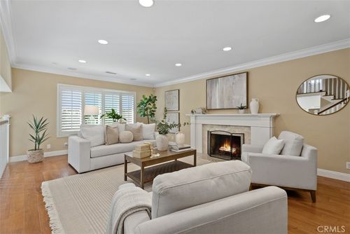 3831 Wisteria St, Seal Beach, CA, 90740 | Card Image