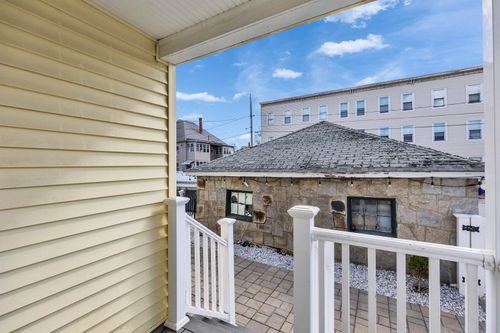 237 Jewett St, Manchester, NH, 03103-2822 | Card Image