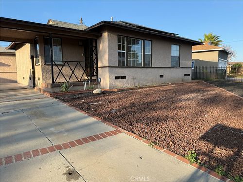 375 E 137th St, Los Angeles, CA, 90061-2601 | Card Image