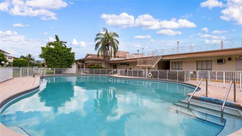 204-16900 Ne 14th Ave, North Miami Beach, FL, 33162-2820 | Card Image