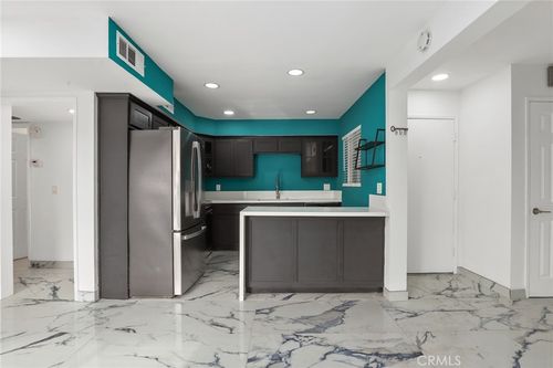 7-5652 Yolanda Ave, Tarzana, CA, 91356 | Card Image