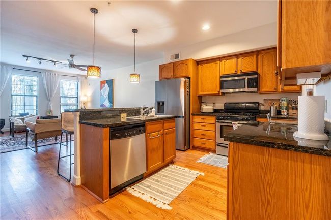 APT-13 - 1602 Elgin St, Townhouse with 2 bedrooms, 2 bathrooms and null parking in Houston TX | Image 14
