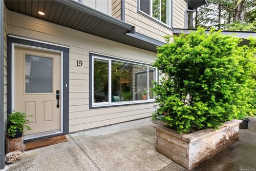 19-625 Hellesen Dr, Tofino, BC, V0R | Card Image