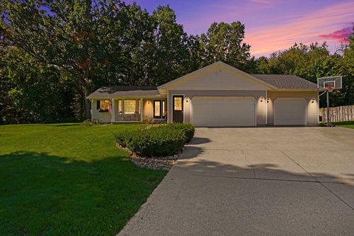 14314 Sunview Dr, Holland, MI, 49424-1256 | Card Image